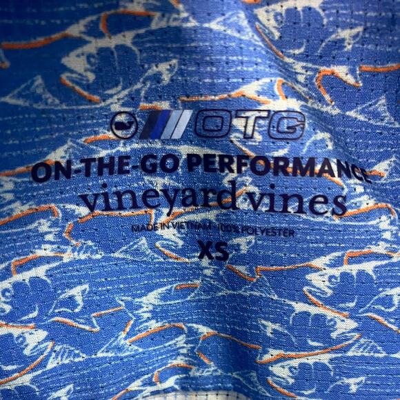 Vineyard Vines On-The-Go Performance Shirt – Blue Fish Print Button-Up Size XS - Picture 5 of 9